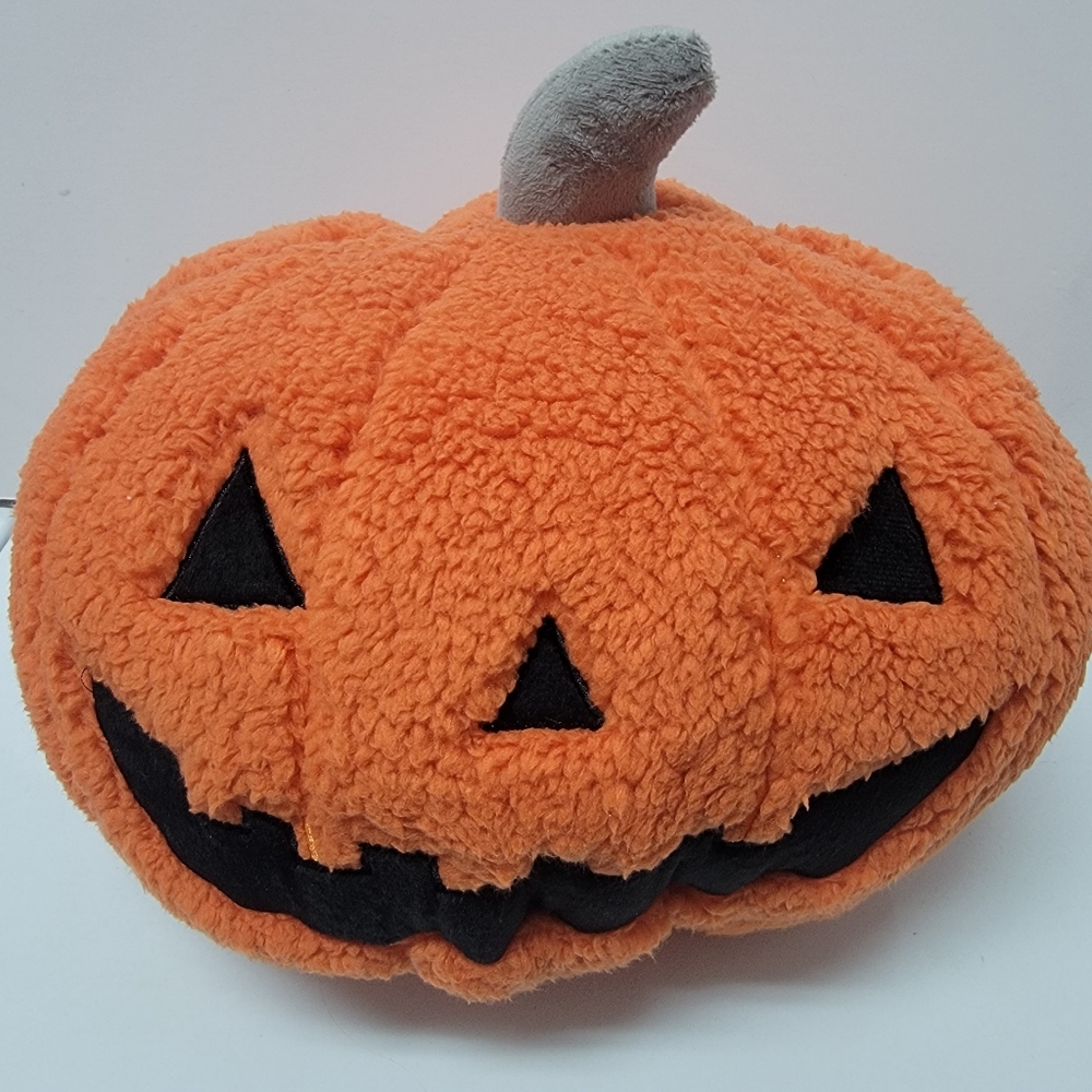 Target Halloween Hyde and Eek Sherpa Pumpkin Plush Pillow 2023